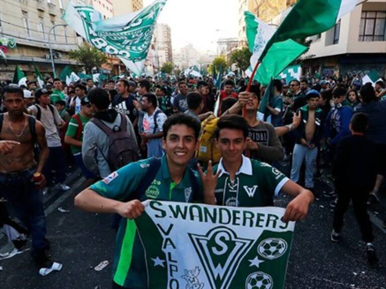 Presidente de Santiago Wanderers aclaró el traspaso de acciones a sus socios para controlar el club