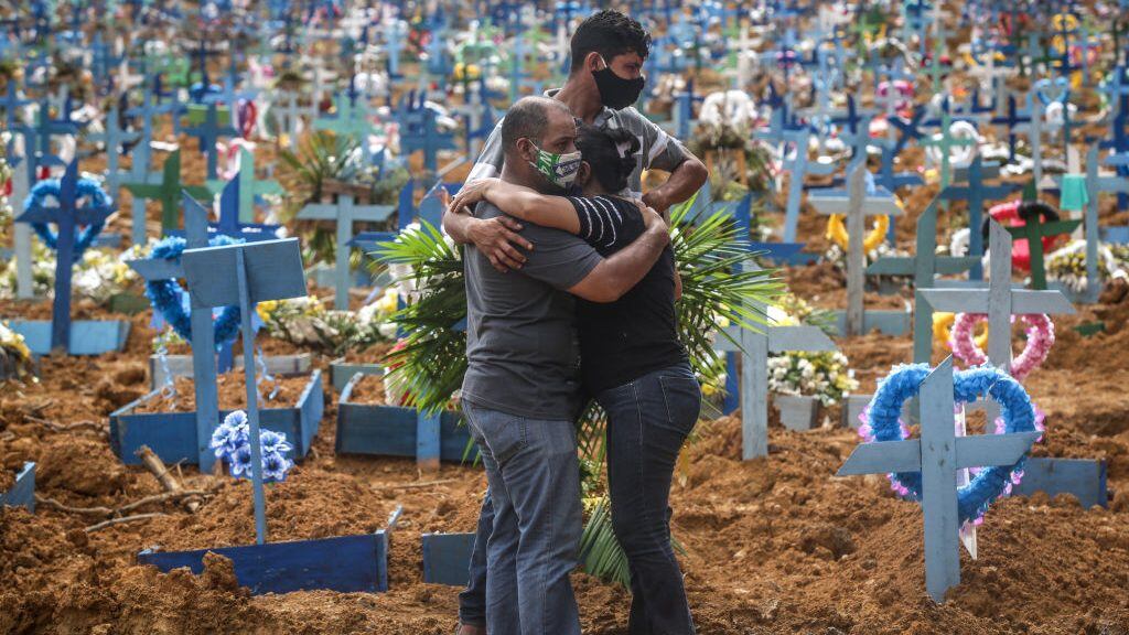 Funeral de víctima del Covid-19 en Manaos