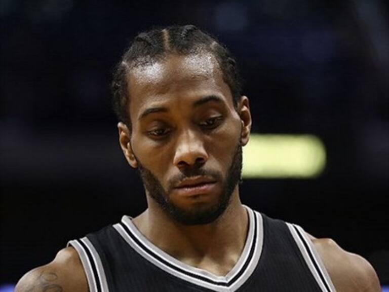 Kawhi Leonard y DeMar DeRozan protagonizan bombástica transferencia en la NBA