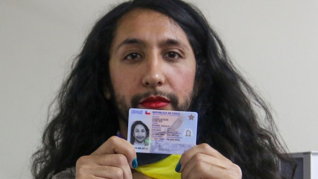 Shane Cienfuegos, no binario, persona no binaria, Shine Cienfuegos, 1024x576 jpg ok