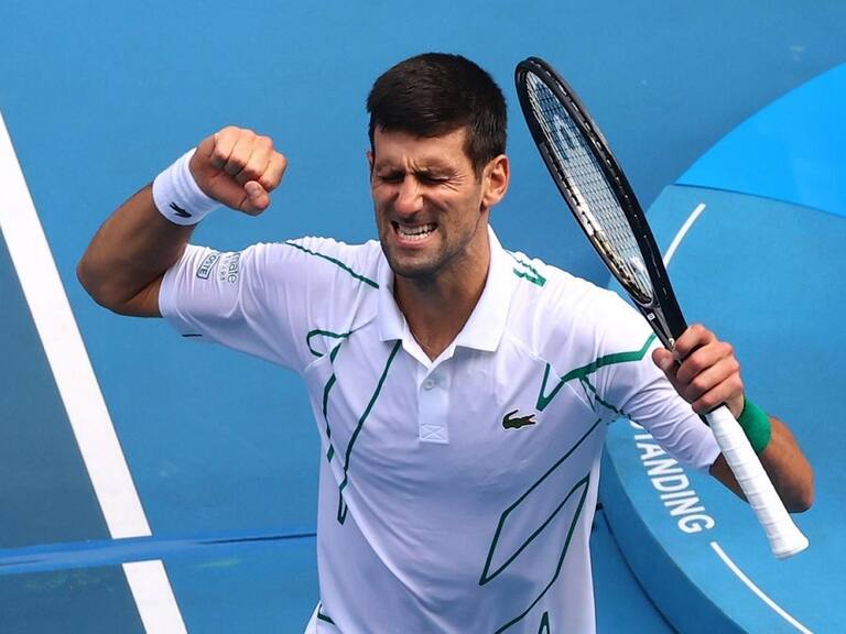 Novak Djokovic sorprendió a todos tras jugar tenis en las calles de Belgrado con unos niños