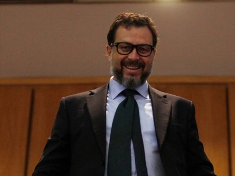 Aseguran que Quiñenco ordenó informe big data y lo entregó al Gobierno a través de Hinzpeter