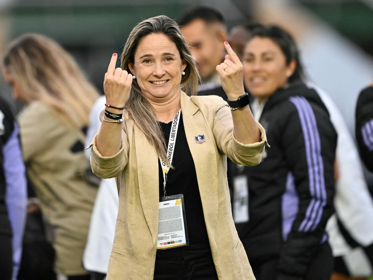 Orgullo albo: Tatiele Silveira es nominada a la mejor entrenadora del mundo en fútbol femenino