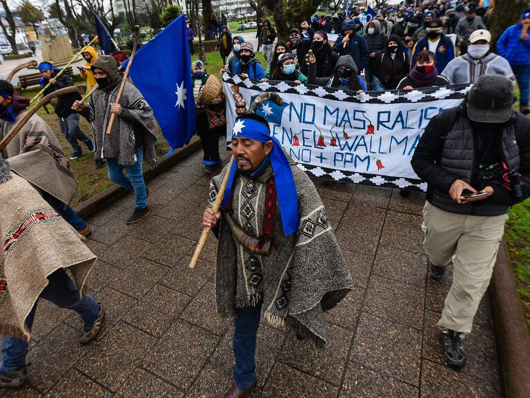22 DE AGOSTO 2020 / TEMUCOMarcha en apoyo a los Presos Mapuche en Huelga de hambre en la cárcel de Angol es reprimida por gran contingente policial en Temuco.
FOTO: MARCOS MALDONADO / AGENCIAUNO