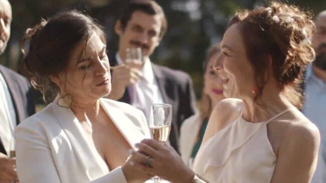 Justo cuando se aprobó el Matrimonio Igualitario: Demente cerró con boda homosexual