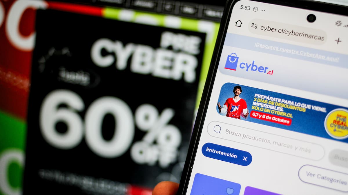 “No es solo darse un gusto”: psicólogo advierte sobre el patrón detrás de las compras impulsivas en el Cyber