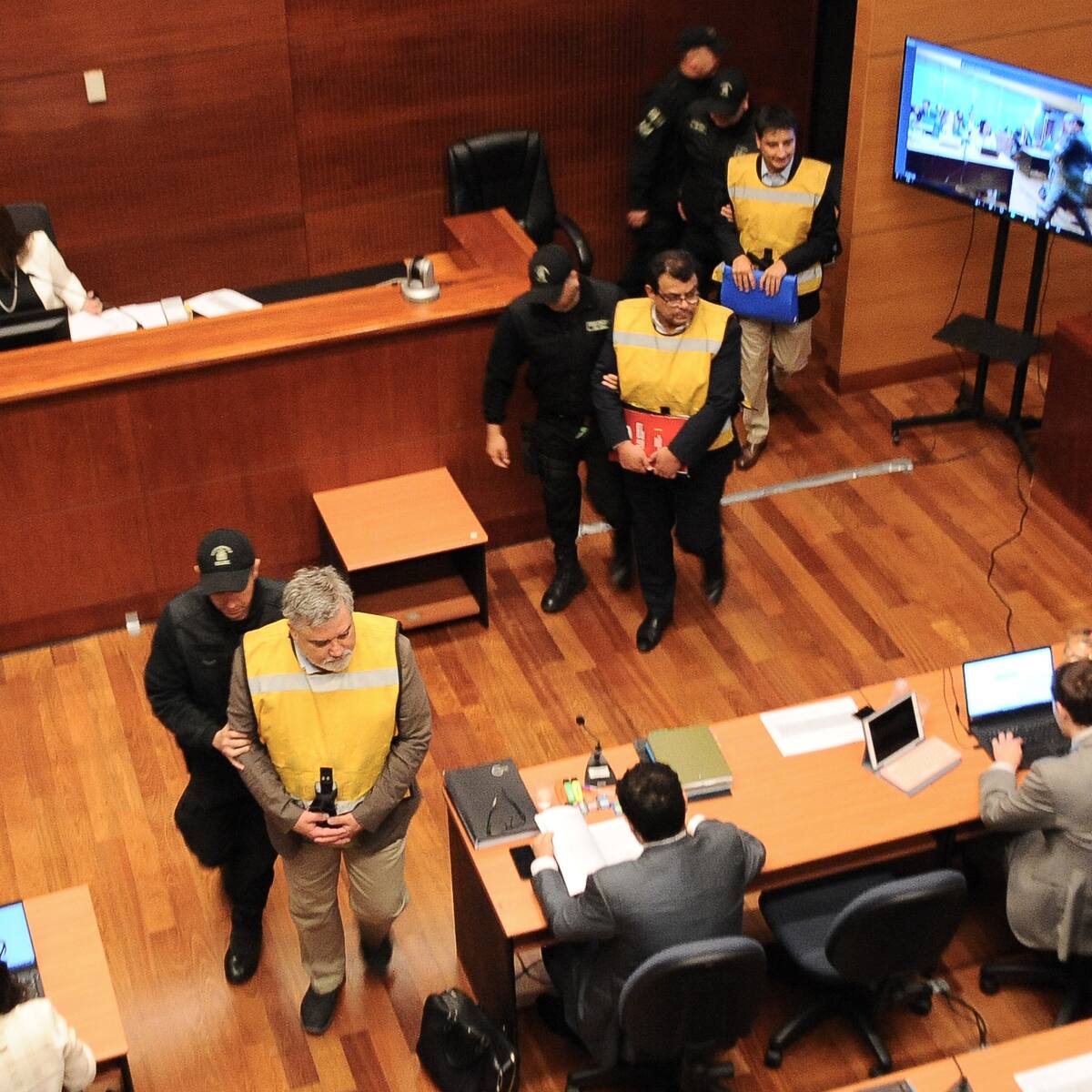 Fiscalía solicita prisión preventiva para pareja de exministra Ángela Vivanco por caso “Muñeca Bielorrusa”