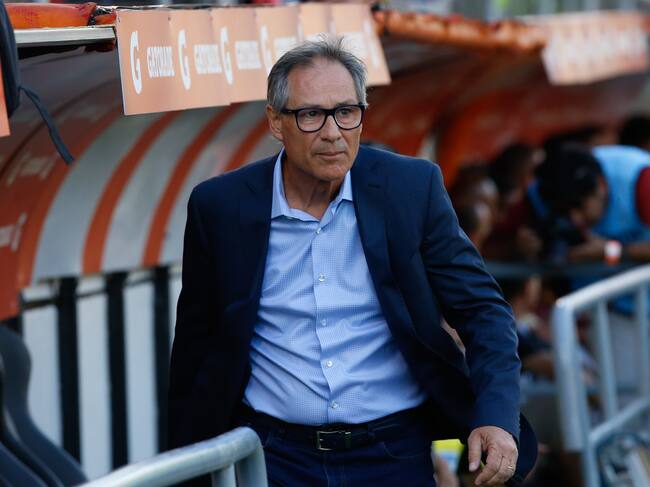 10 de Marzo del 2020/SantiagoEl Director Técnico de Universidad Católica Ariel Holan(c) ,durante el partido valido por la Fase de Grupos de la Conmebol Libertadores 2020, entre Universidad Catolica vs America de Cali, disputado en el Estadio San Carlos de Apoquindo.
FOTO:FRANCISCO LONGA/AGENCIAUNO