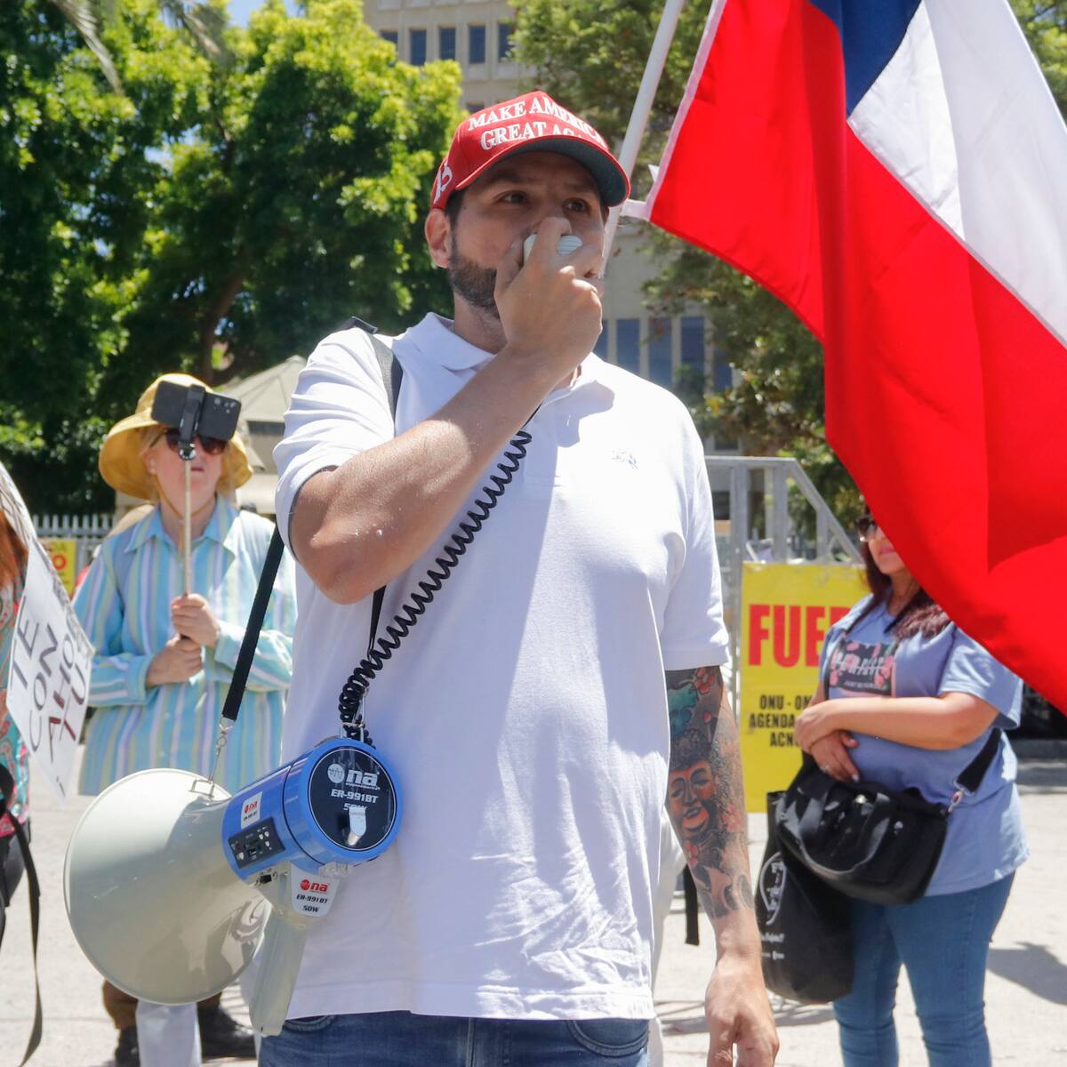 Serían más de 20 millones de pesos: exmiembros del “Team Patriota” acusan que Pancho Malo los estafó