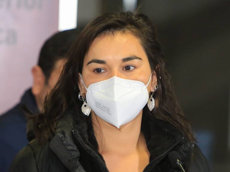 10 de Julio 2022/SANTIAGOLa Ministra del Interior, Izkia Siches; junto al Director Nacional de ONEMI, Ricardo Toro; realizan un balance a nivel nacional sobre el Sistema Frontal que afecta a la zona centro sur del país.
FOTO: LUKAS SOLIS/AGENCIAUNO