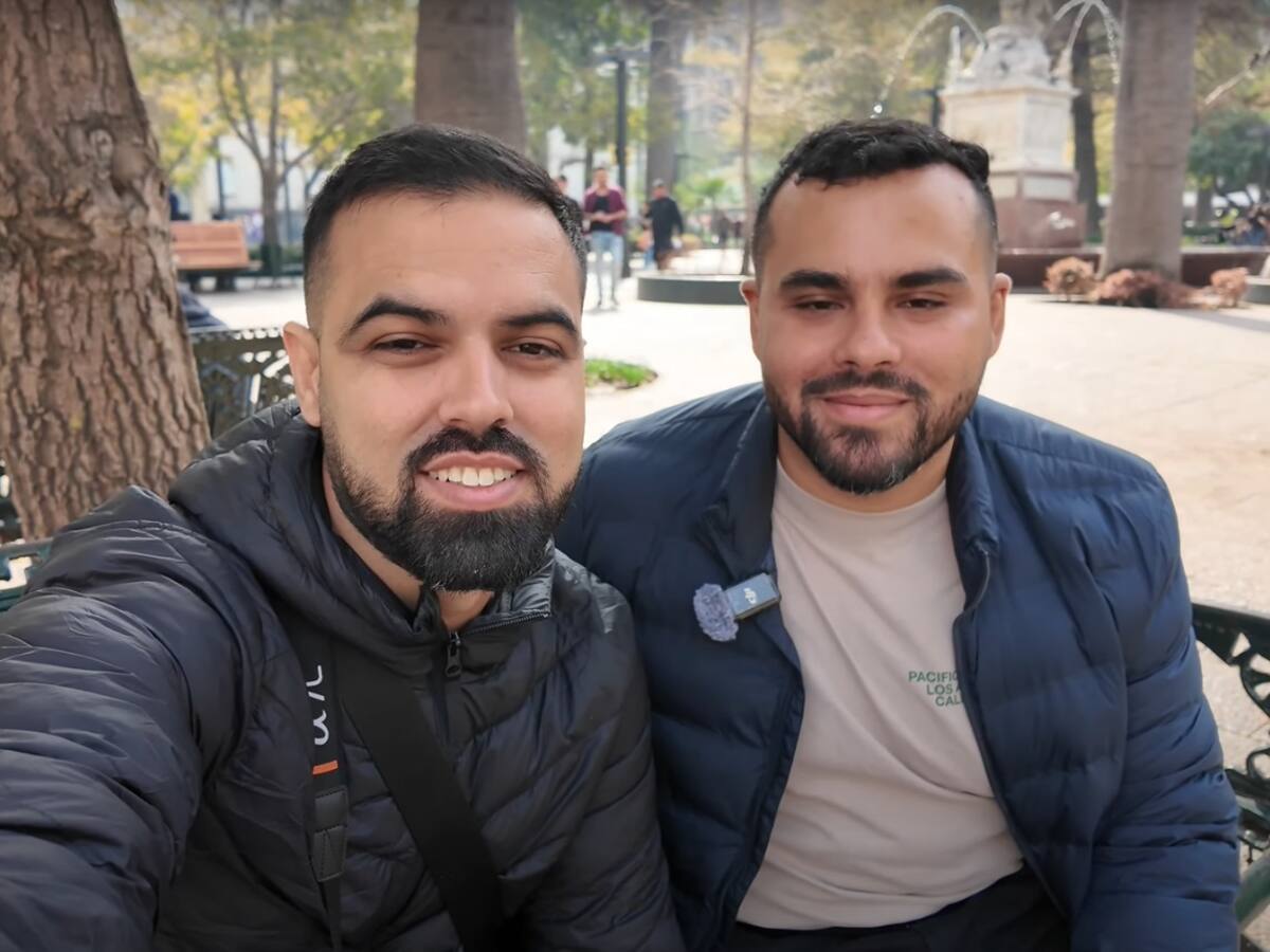 “Da unos aires de ciudad europea”: Youtubers cubanos se deshacen en elogios hacia Santiago tras recorrer la comuna