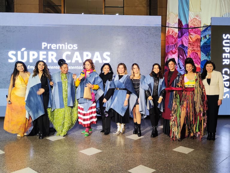 “Súper Capas”: Ocho mujeres emprendedoras reciben importante reconocimiento