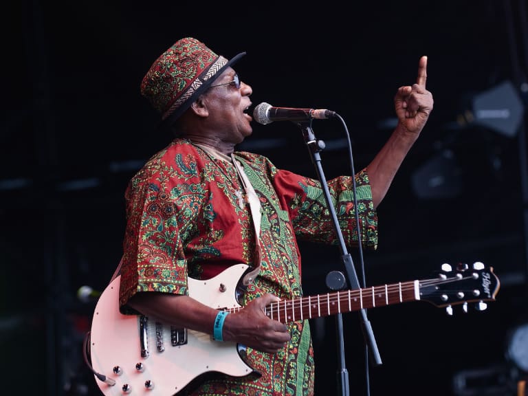 Luto en el mundo de la música: muere artista pionero del “highlife” y guitarrista a los 90 años