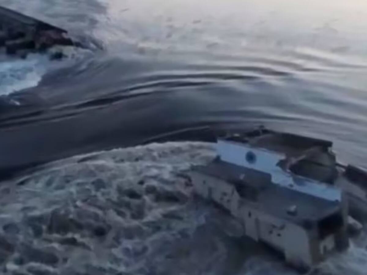 Ucrania acusa a Rusia de destruir presa estratégica en el río Dniéper