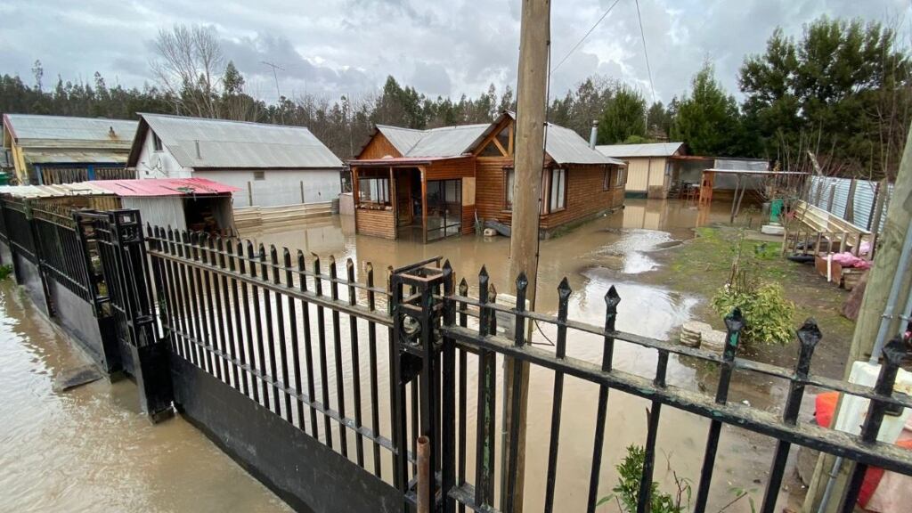 vecinos de Hualqui relatan el drama tras las inundaciones de sus hogares