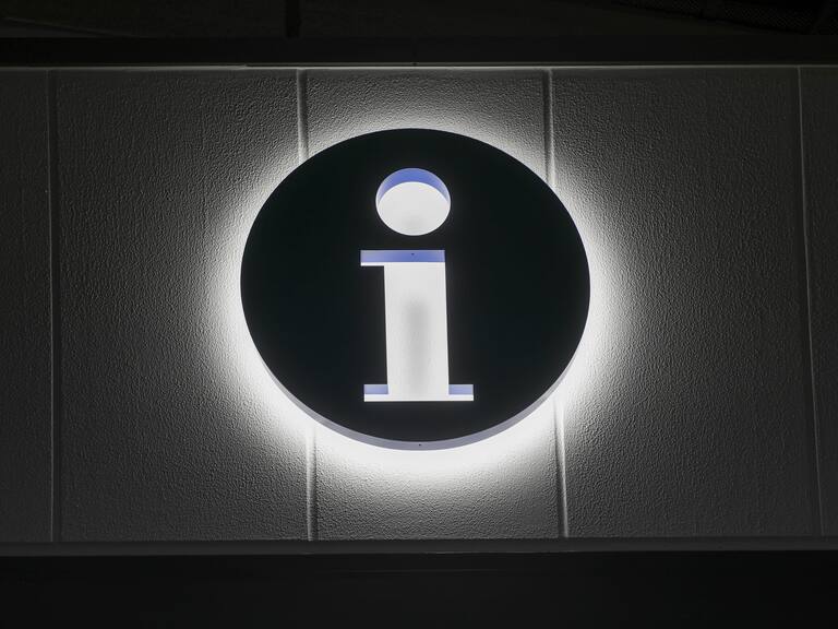 ¿Cómo se llama el puntito que está sobre la letra “i”? Su origen se remonta a la escritura antigua