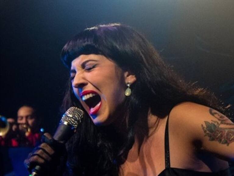 Mon Laferte logró disco de platino en México