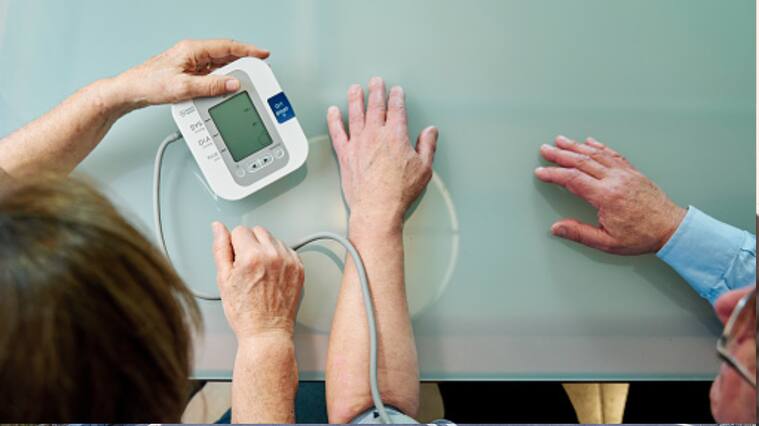Cardiólogo de la Clínica RedSalud Santiago y el Día Mundial de la Hipertensión: "Un 40% de pacientes no se tratan a pesar de que saben el diagnóstico"