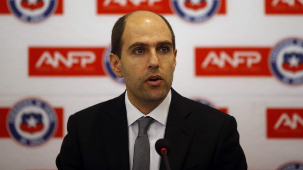 17 de Julio de 2015/SANTIAGOEl Presidente de la Asociación Nacional de Futbol ANFP, Sergio Jadue, se refirio a las nuevas medidas de seguridad en los estadios y a los incidentes en el partido pasado de Rangers vs Universidad de Chile.
FOTO: PABLO VERA LISPERGUER/AGENCIAUNO