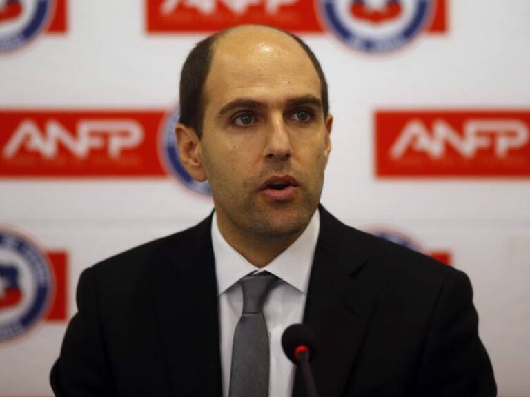 17 de Julio de 2015/SANTIAGOEl Presidente de la Asociación Nacional de Futbol ANFP, Sergio Jadue, se refirio a las nuevas medidas de seguridad en los estadios y a los incidentes en el partido pasado de Rangers vs Universidad de Chile.
FOTO: PABLO VERA LISPERGUER/AGENCIAUNO