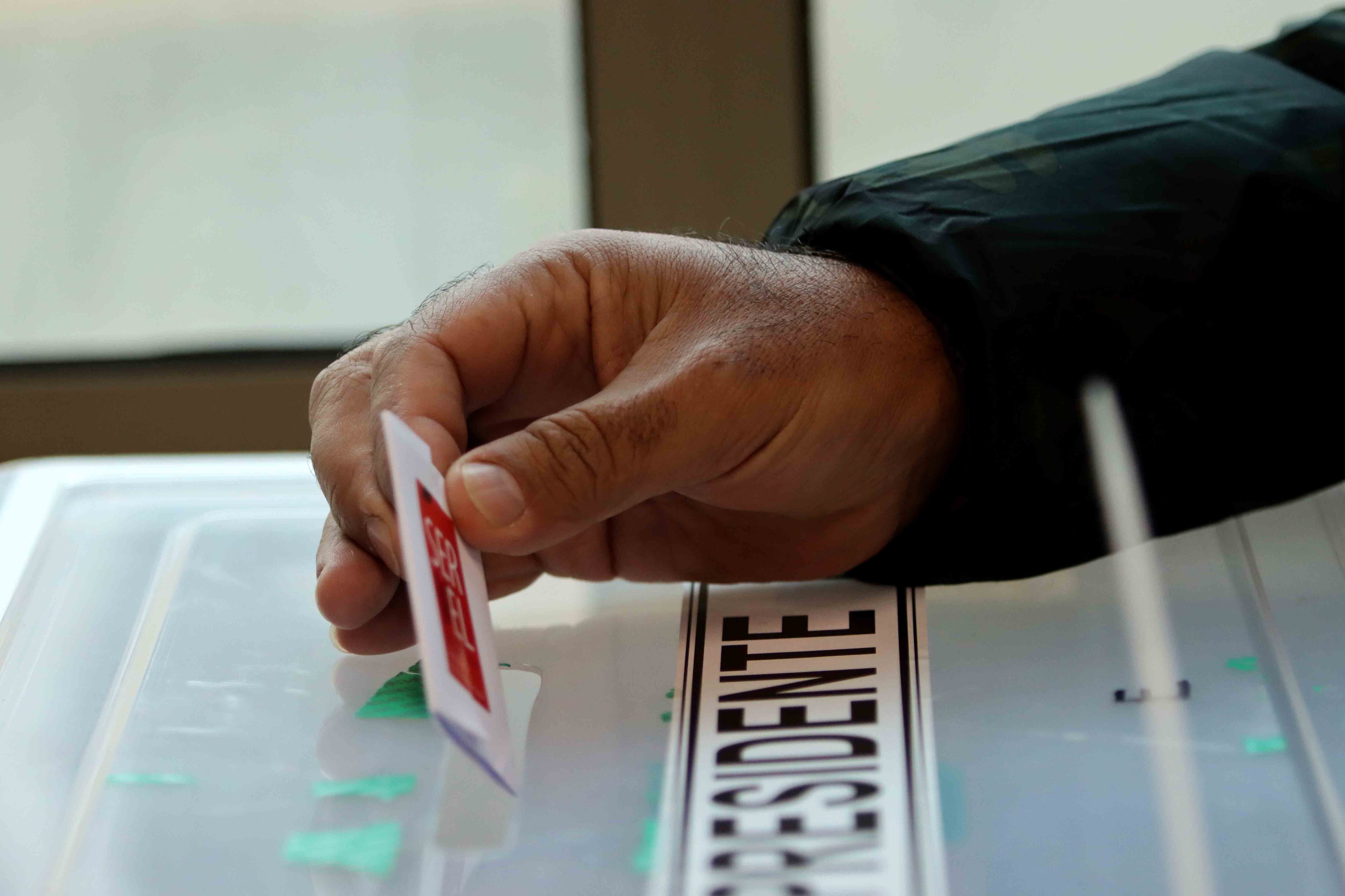 Precandidatos de Unidad Constituyente inscriben sus candidaturas para la consulta ciudadana