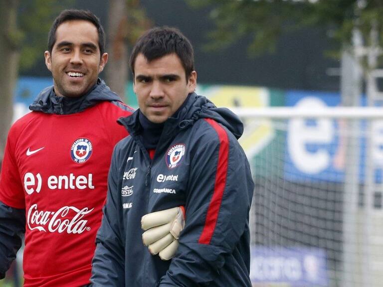Claudio Bravo le deseó «todo el éxito» a Cristopher Toselli tras su fichaje en la U