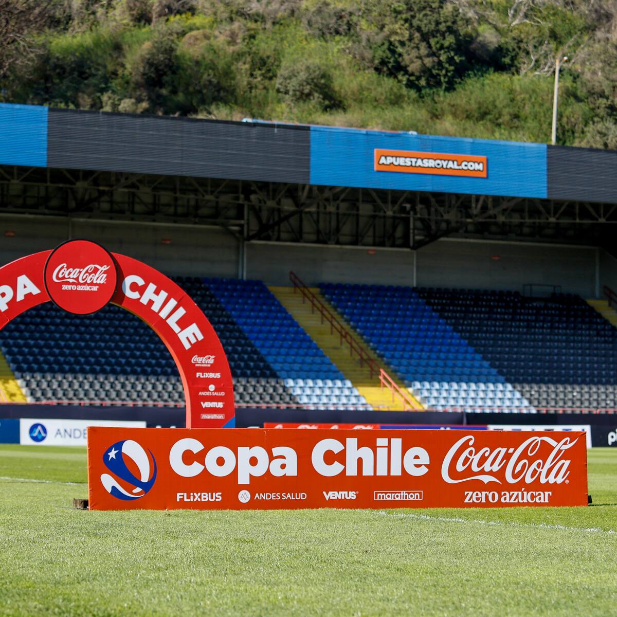 Sindicatos del fútbol chileno denuncian que sobre el 40% de jugadores extranjeros están en el país sin autorización para trabajar