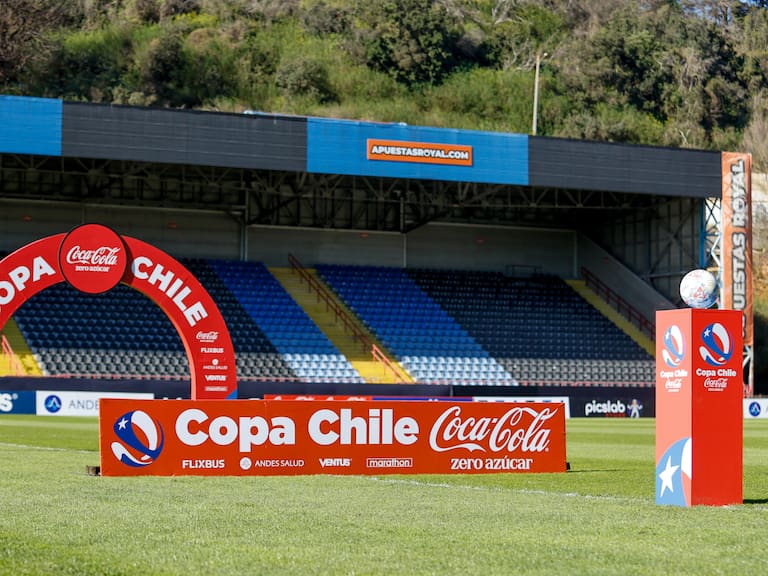 Sindicatos del fútbol chileno denuncian que sobre el 40% de jugadores extranjeros están en el país sin autorización para trabajar