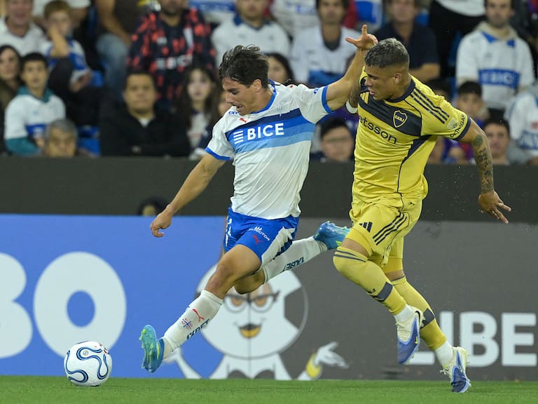 Universidad Católica descuenta, pero ante Boca Juniors en su debut por la Copa Libertadores 2026