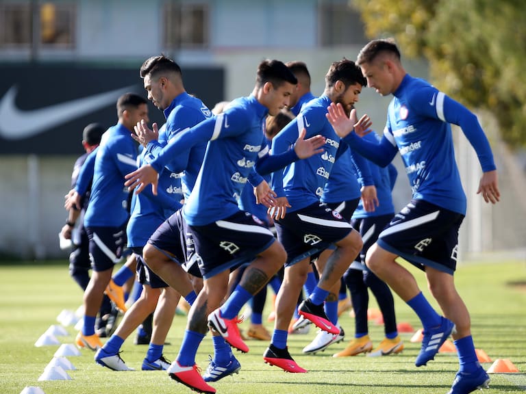 En el podio: «La Roja» es una de las selecciones sudamericanas con mayor promedio de edad y menor cantidad de jugadores en Europa