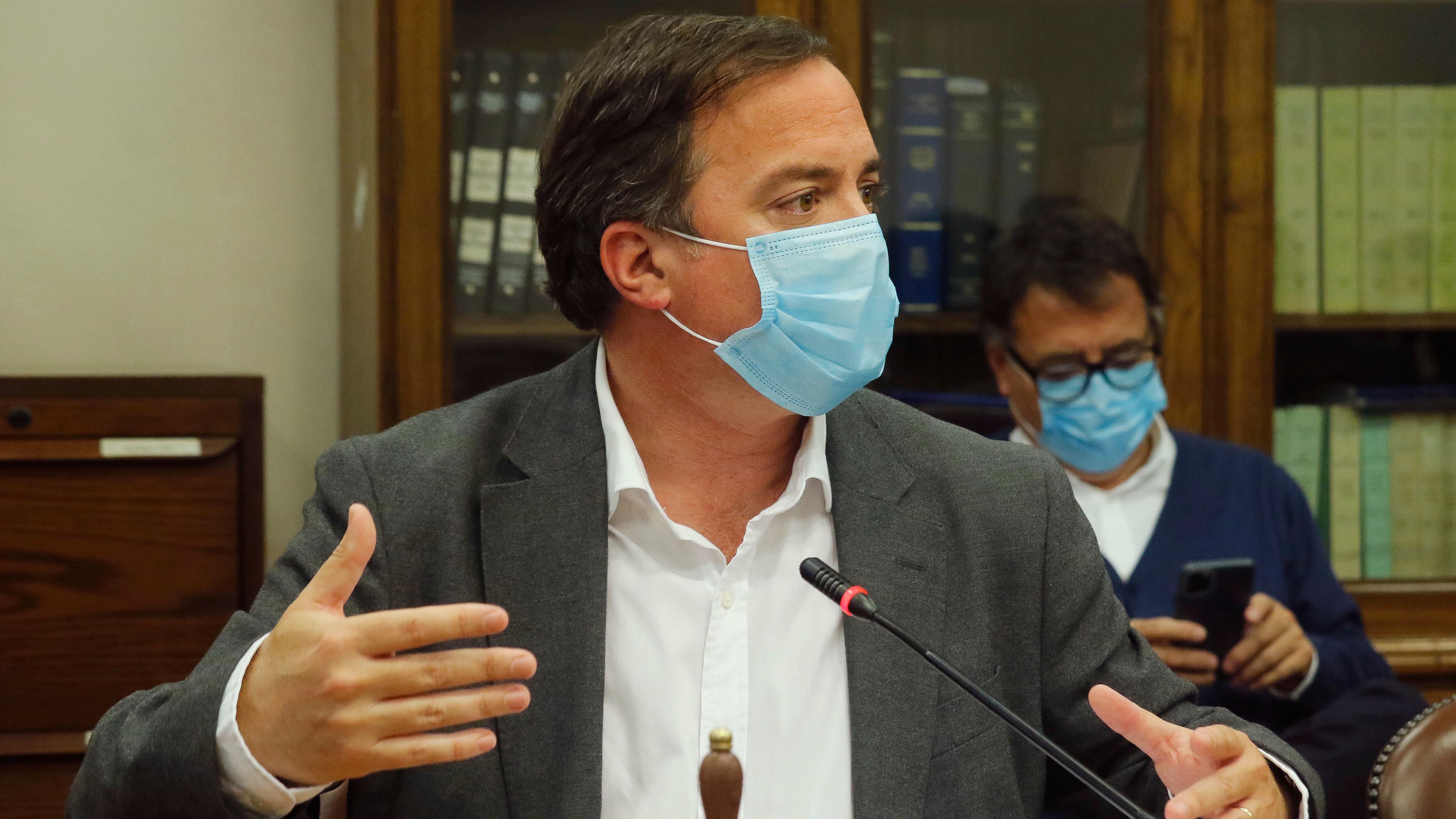 05 DE NOVIEMBRE DE 2020/VALPARAISOEl diputado Matias Walker, durante la Comision de Constitucion de la Camara de Diputados, en donde discuten el proyecto que permite un segundo retiro de fondos de pensiones en el contexto de la crisis causada por el Coronavirus.
FOTO: LEONARDO RUBILAR CHANDIA/AGENCIAUNO