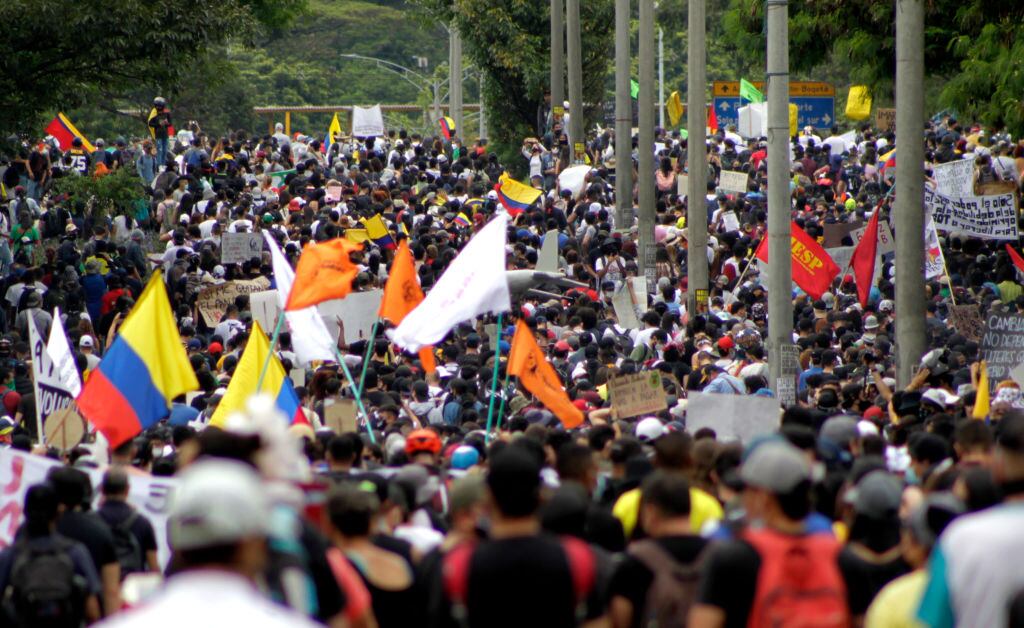 Masiva protesta contra el gobierno de Iván Duque en Medellín