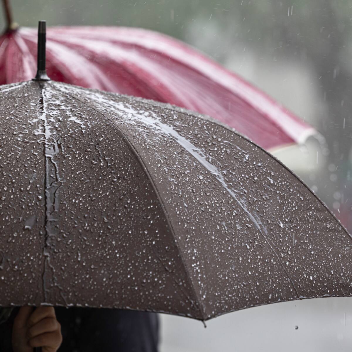 Alarma meteorológica por lluvias: DMC eleva al máximo la advertencia para 3 regiones de la zona central de Chile