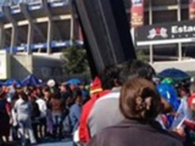 Mexicanos se despiden de ‘Chespirito’ en masivo homenaje