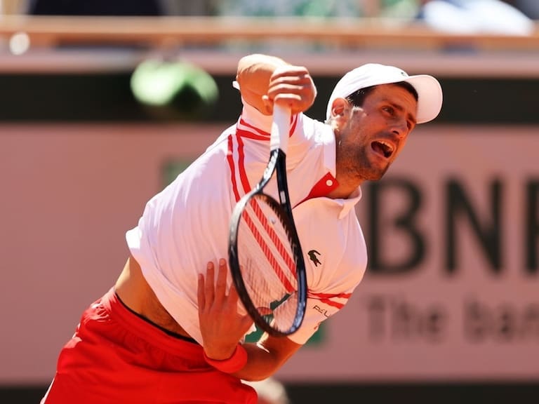Novak Djokovic venció a Stefanos Tsitsipas en una final de infarto de Roland Garros a cinco sets