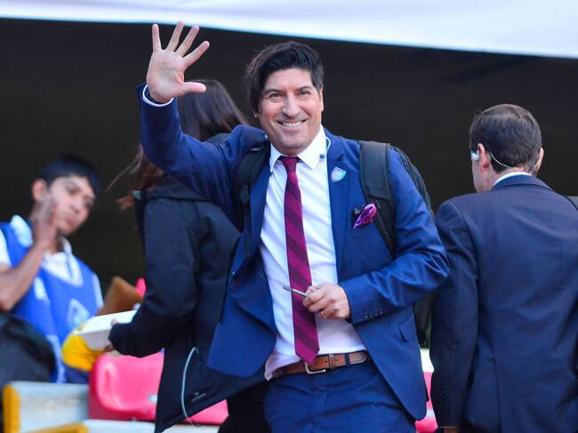 QUERETARO, MEXICO - OCTOBER 16: Chilean football legend Ivan Zamorano gestures during the international friendly match between Mexico and Chile at La Corregidora Stadium on October 16, 2018 in Queretaro, Mexico. (Photo by Jaime Lopez/Jam Media/Getty Images)