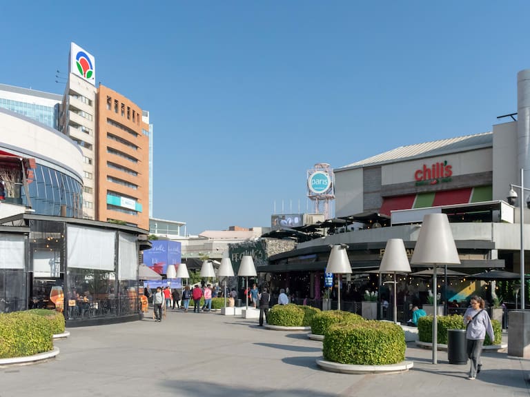 La guerra de los centros comerciales: Parque Arauco anuncia la compra de popular Mall en Santiago