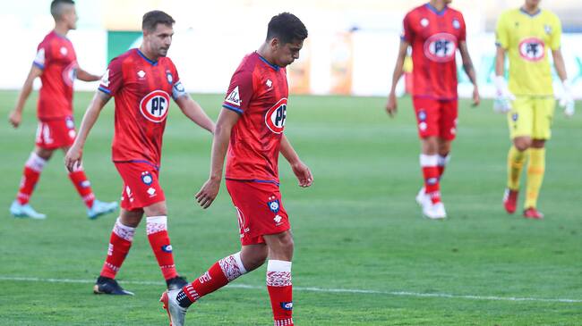 3 DE MARZO DE 2021/RANCAGUAJugadores de Huachipato se retiran de la cancha al terminar el primer tiempo, durante el partido valido por la segunda fecha del Campeonato Nacional AFP PlanVital 2021 entre Universidad de Chile y Huachipato, disputado en el Estadio El Teniente.
FOTO: SEBASTIAN ORIA/AGENCIAUNO