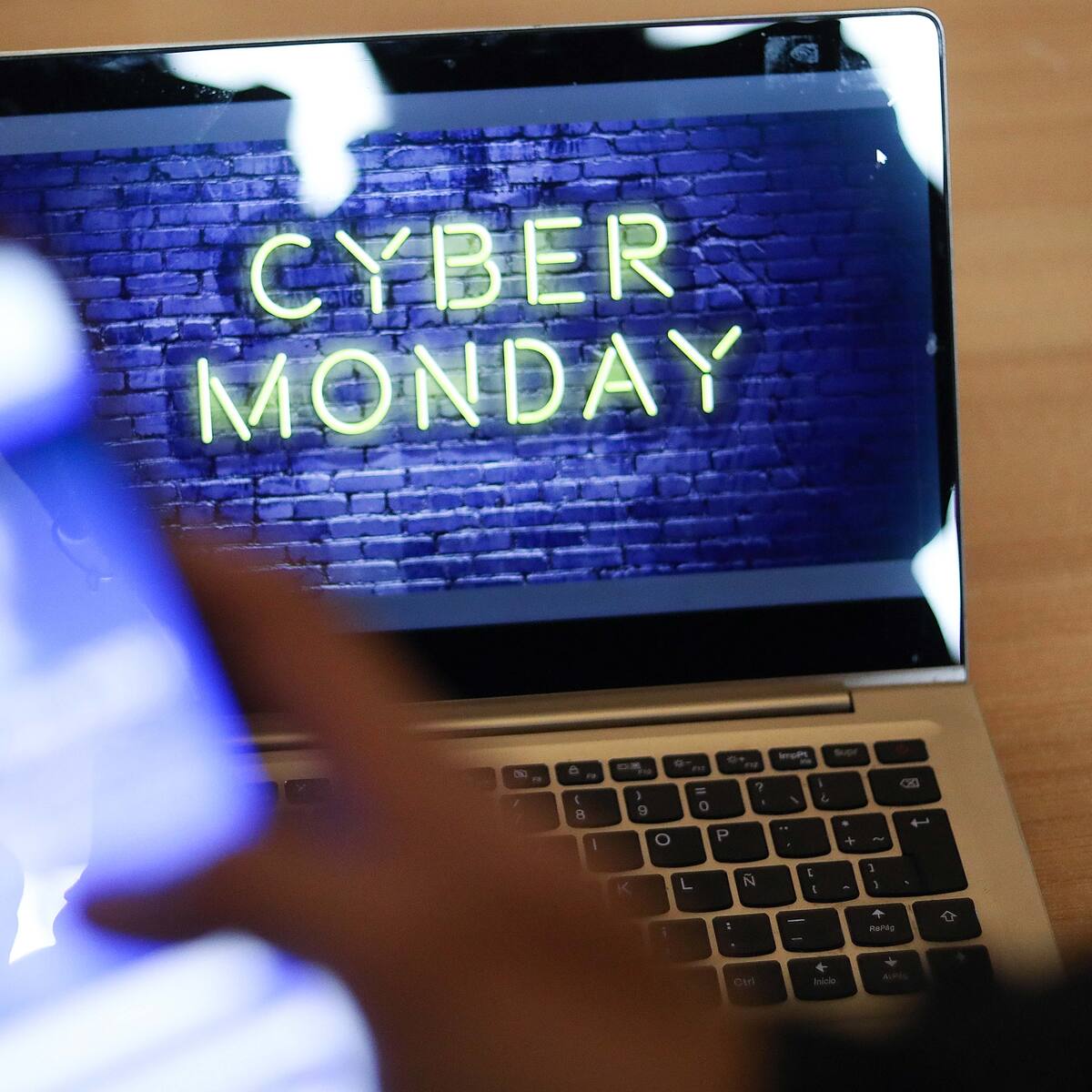 Cyber Monday 2025: Consejos y tips para comprar seguro y proteger tus datos bancarios