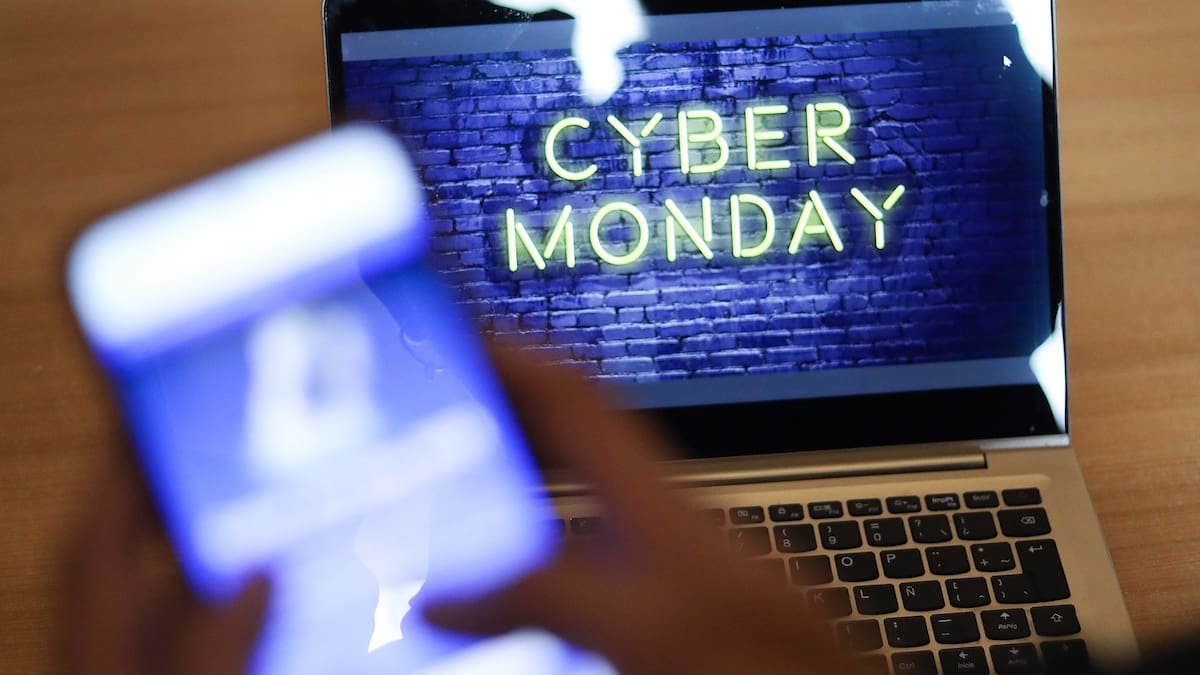 CyberMonday mueve millones, pero su impacto en la economía chilena sería menor: experto explica por qué