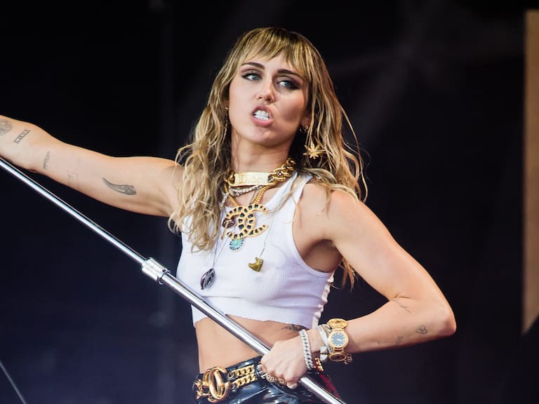 Miley Cyrus reveló que no cree en el lema «Don’t worry, be happy»: «Preocuparse es saludable»