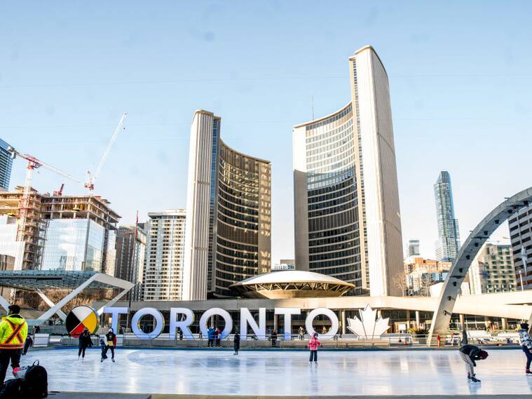 La plaza Nathan Phillip de Toronto