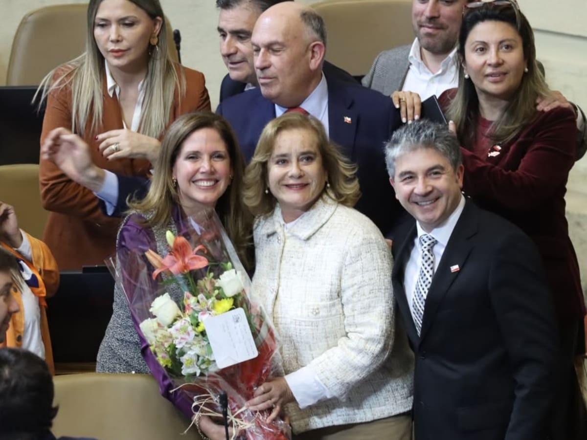 Macarena Santelices se integra oficialmente a la bancada de diputados UDI tras renunciar al Partido Republicano