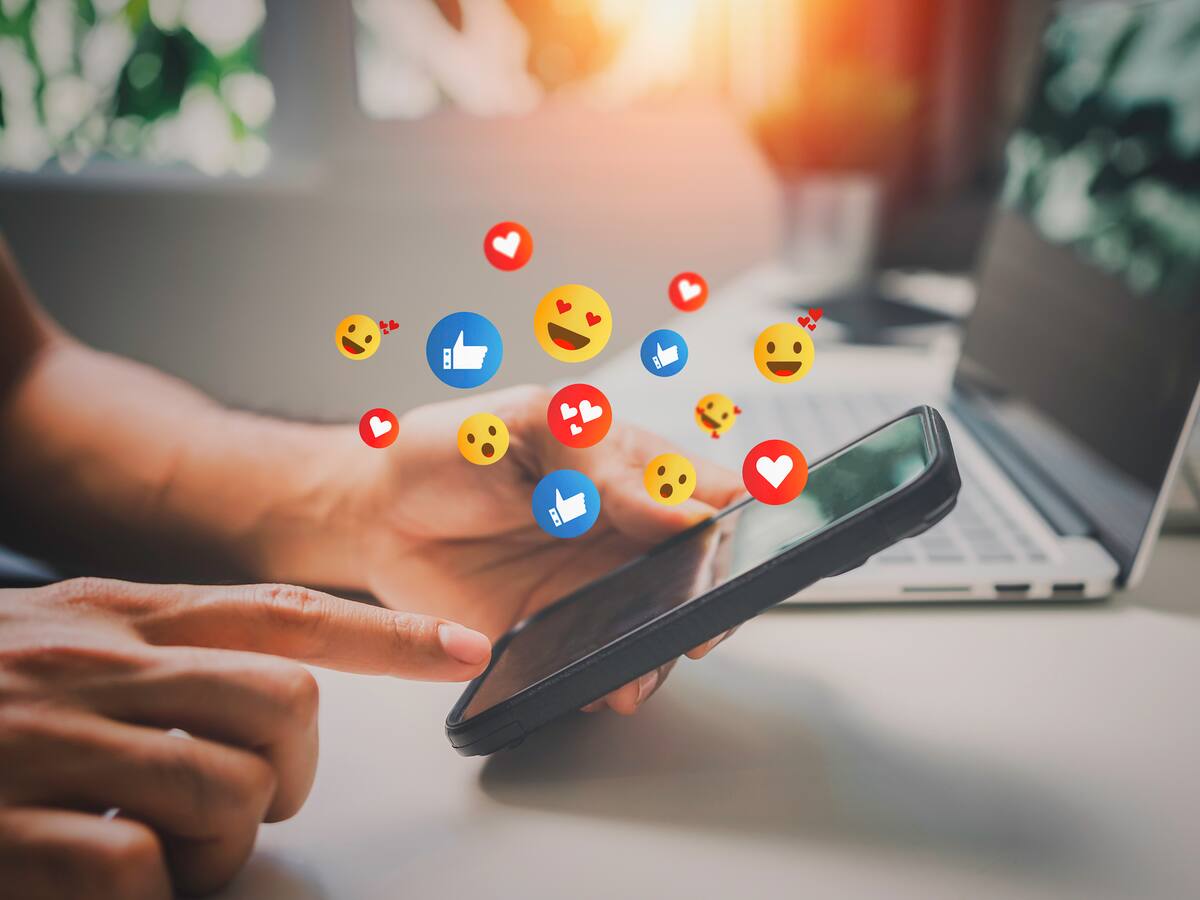 Estas son las consecuencias en tu cuerpo de usar las redes sociales a diario, según expertos