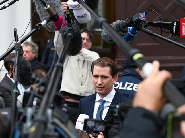 Sebastian Kurz conversa con los medios de comunicación en Viena