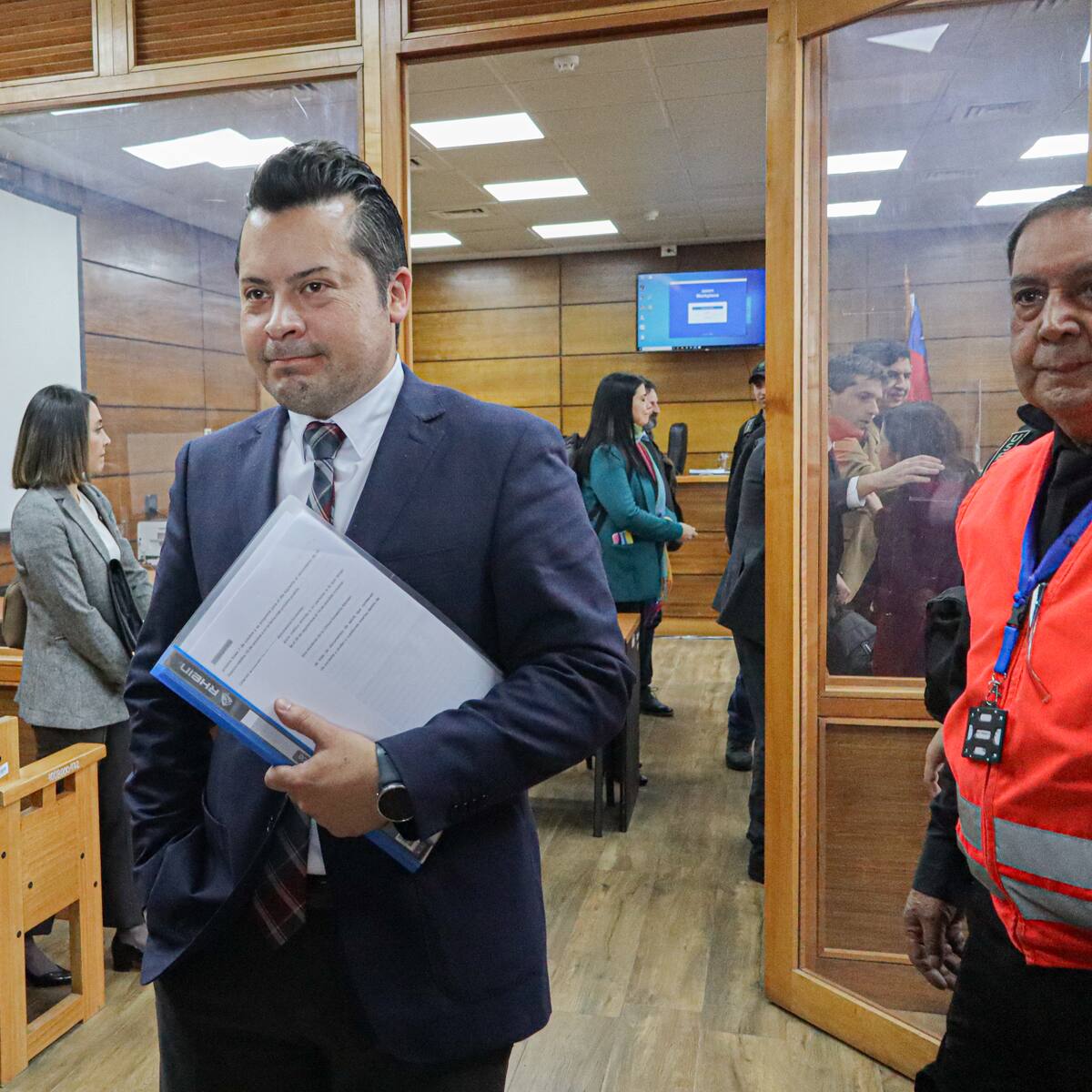 Continúa formalización de alcalde reelecto de Coronel por cohecho: Fiscalía pidió prisión preventiva contra exdirectivos de empresa involucrada