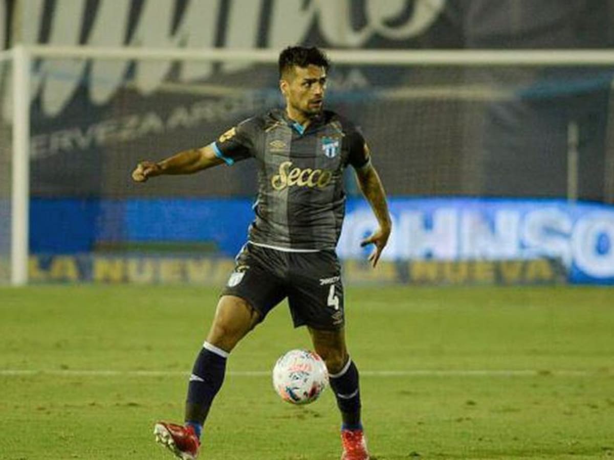 Felipe Campos participó en la derrota de Atlético Tucumán ante Unión Santa Fe en Argentina