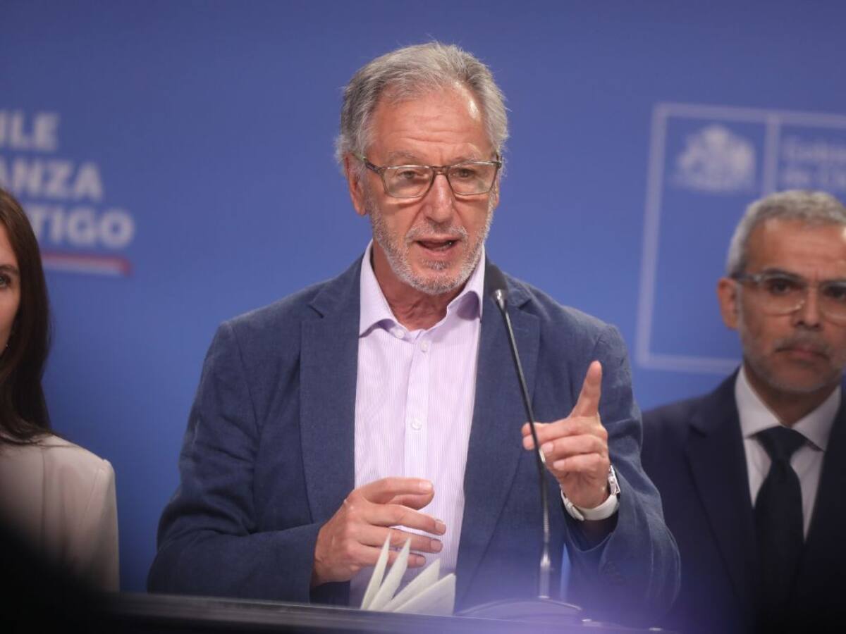 “Beneficia al 1% más rico”: exministro de Economía de Boric critica eje tributario de la Ley de Reconstrucción