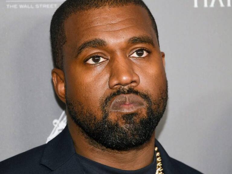 Kanye West terminó en el hospital por «enviar demasiados mensajes de texto»