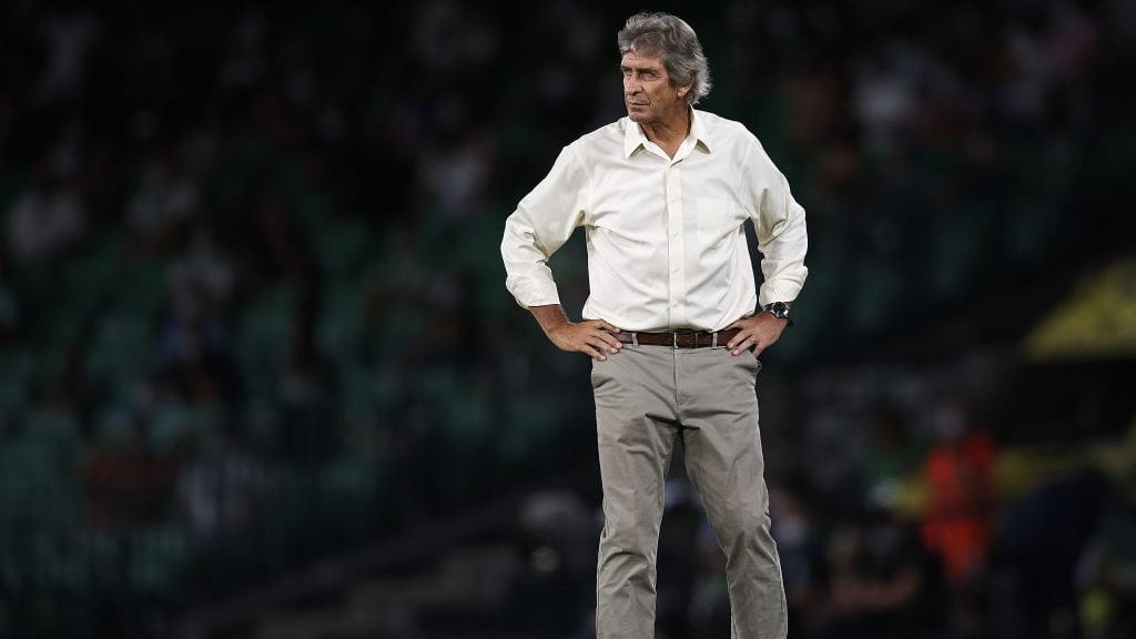 Manuel Pellegrini espera que Claudio Bravo siga en Betis: "Ojalá se quedara más años con nosotros"